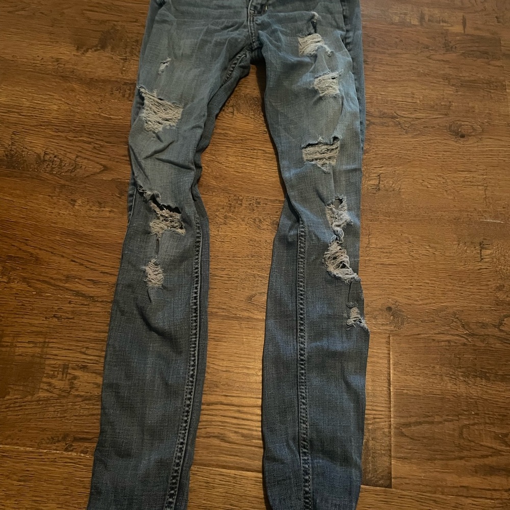 Hollister super skinny size 1 destroyed denim